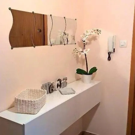 Eloisa Apartman *